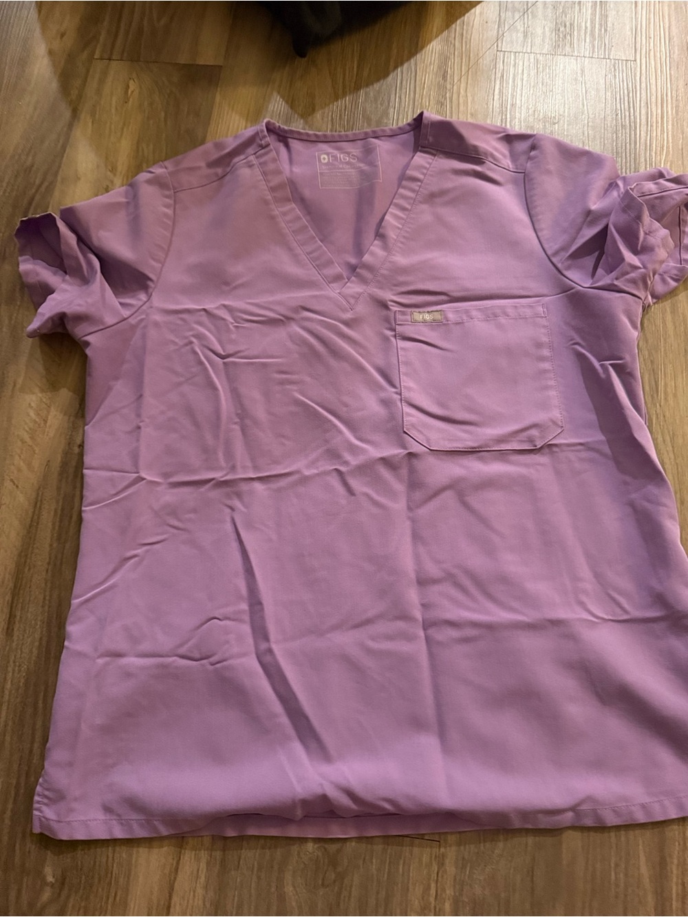 Figs Women's V-Neck Scrub Top in Lavender